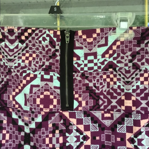 TWO SKIRTS FOR PRICE OF ONE - Picture 3 of 5